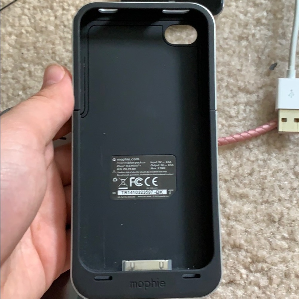 Mophie self charging phone case
